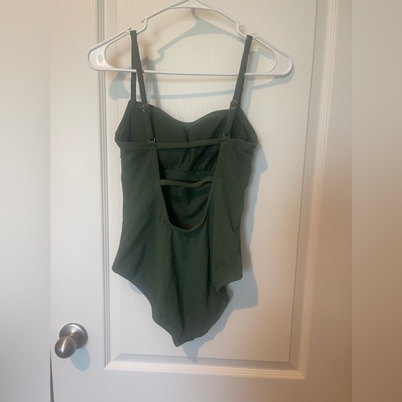 Women’s Size Small Green One Piece Swimsuit. - Picture 2 of 2